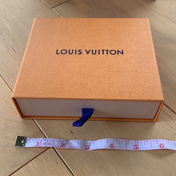 Authentic Louis Vuitton gift bag and wallet box (small) - Picture 9 of 9